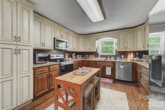 1364 Atoah Road, Robbinsville, NC 28771