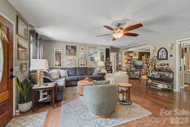 1364 Atoah Road, Robbinsville, NC 28771