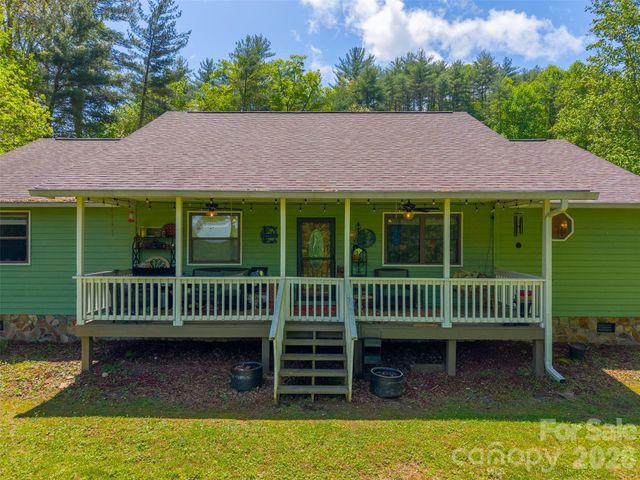 1364 Atoah Road, Robbinsville, NC 28771