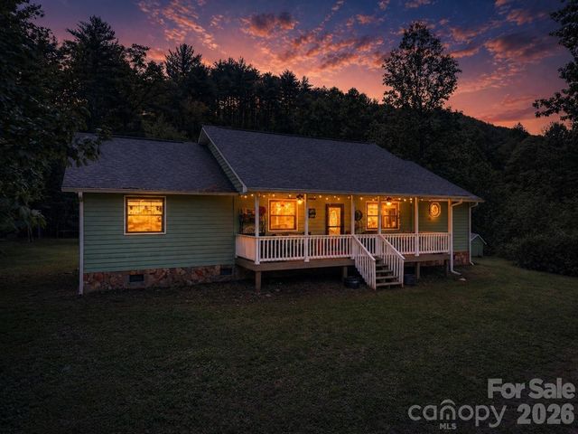 1364 Atoah Road, Robbinsville, NC 28771
