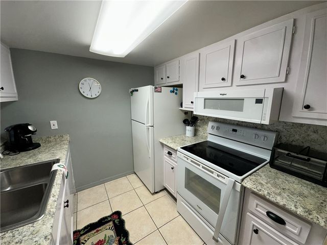 835 18th Street 310, Vero Beach, FL 32960