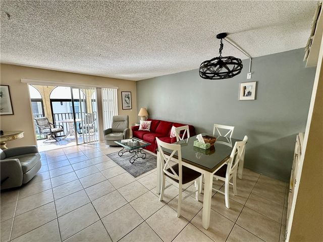 835 18th Street 310, Vero Beach, FL 32960