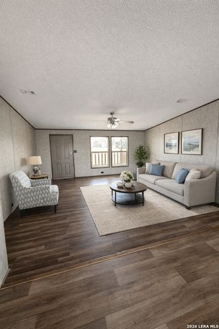 401 ALA BLANCA DR, Lytle, TX 78052