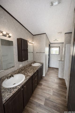 401 ALA BLANCA DR, Lytle, TX 78052