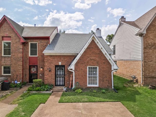 3585 BISHOPS GATE DR, Memphis, TN 38115