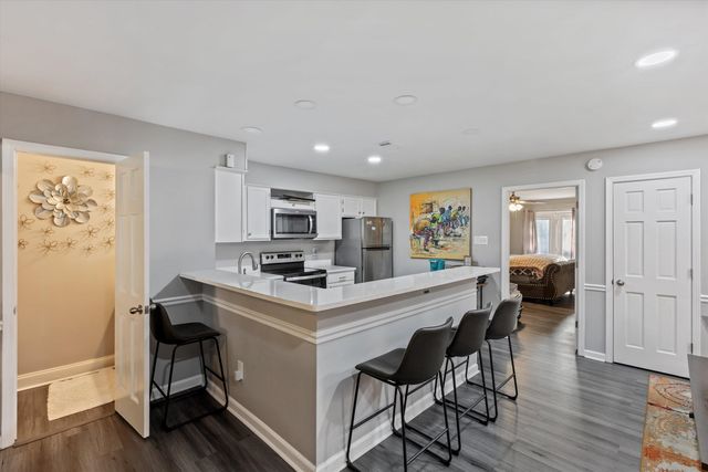 3585 BISHOPS GATE DR, Memphis, TN 38115