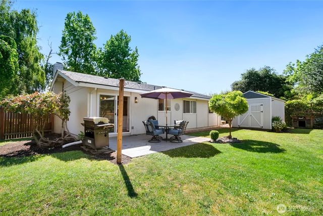 1980 McKinley Street, Enumclaw, WA 98022