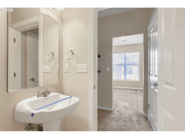 103 Ne CANVASBACK Way 203, Hillsboro, OR 97006