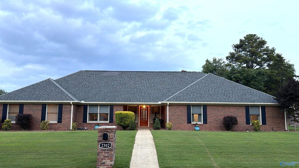 2302 Shelburne Avenue SW, Decatur, AL 35603