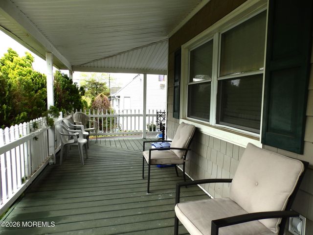 10 Fairway Drive, Toms River, NJ 08753
