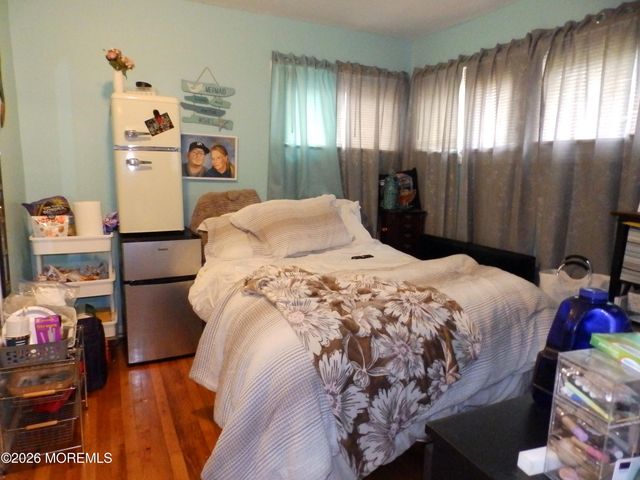 10 Fairway Drive, Toms River, NJ 08753