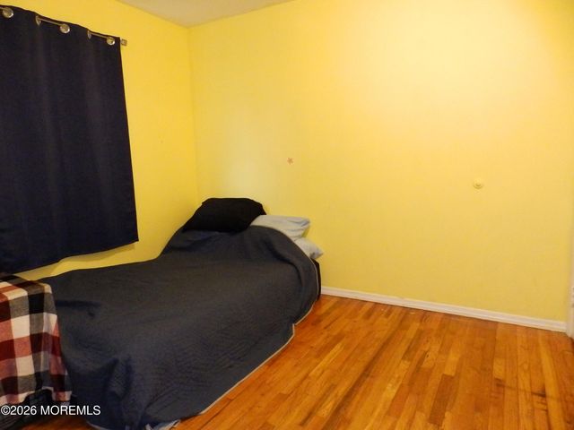10 Fairway Drive, Toms River, NJ 08753
