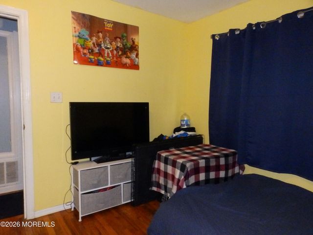 10 Fairway Drive, Toms River, NJ 08753
