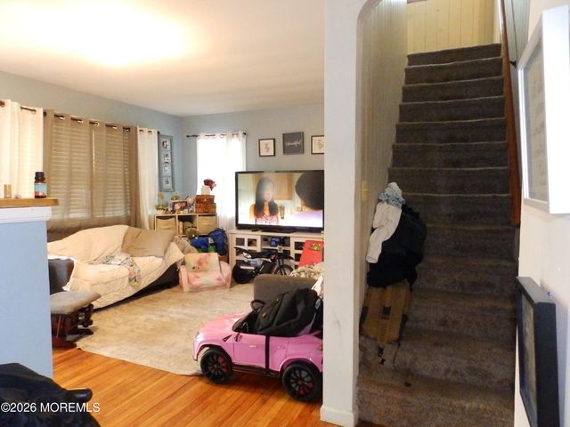 10 Fairway Drive, Toms River, NJ 08753