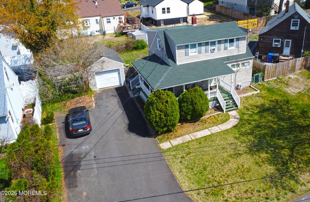 10 Fairway Drive, Toms River, NJ 08753