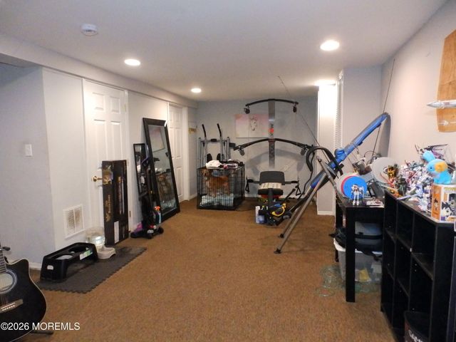10 Fairway Drive, Toms River, NJ 08753