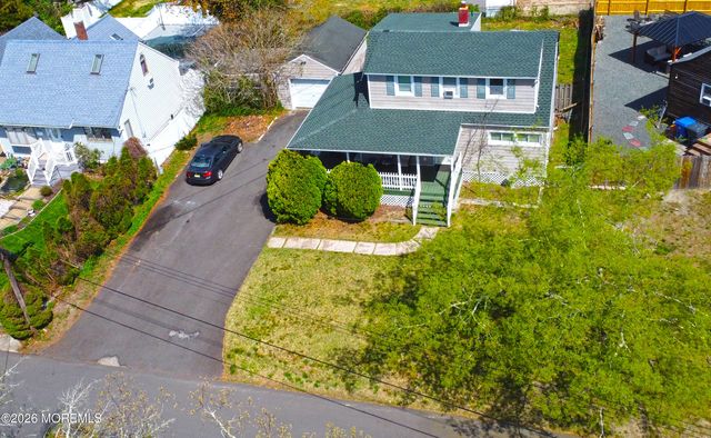 10 Fairway Drive, Toms River, NJ 08753