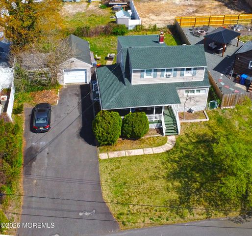 10 Fairway Drive, Toms River, NJ 08753