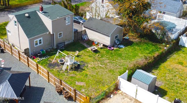 10 Fairway Drive, Toms River, NJ 08753