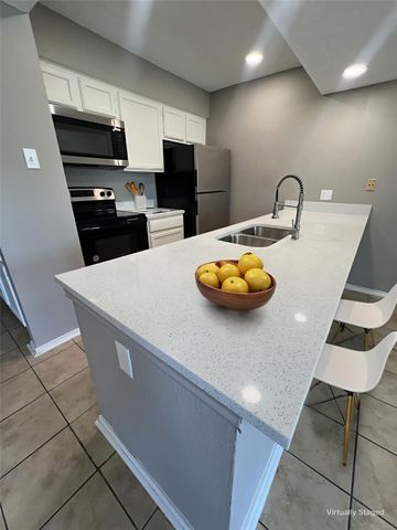 5750 Phoenix Drive 24, Dallas, TX 75231