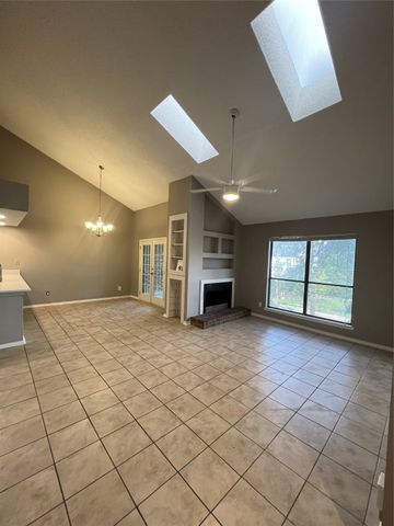 5750 Phoenix Drive 24, Dallas, TX 75231