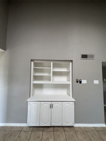 5750 Phoenix Drive 24, Dallas, TX 75231