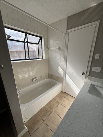 5750 Phoenix Drive 24, Dallas, TX 75231