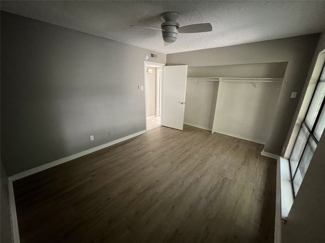 5750 Phoenix Drive 24, Dallas, TX 75231