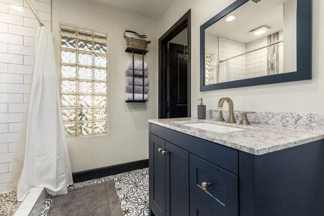 617 E Ellis Drive, Tempe, AZ 85282