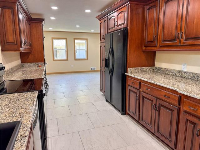 110 S 8th Street, Burlington, KS 66839