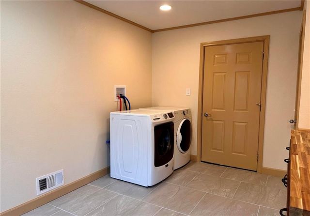 110 S 8th Street, Burlington, KS 66839
