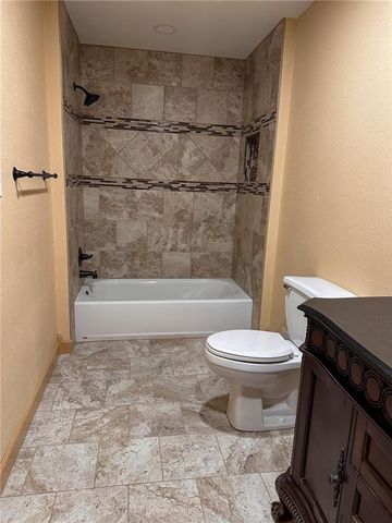 110 S 8th Street, Burlington, KS 66839