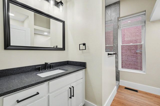 218 W 5th Street, Covington, KY 41011