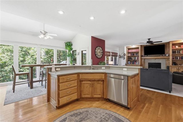 14440 NW 64th Terrace, Parkville, MO 64152