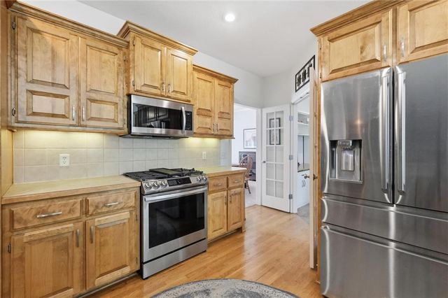 14440 NW 64th Terrace, Parkville, MO 64152