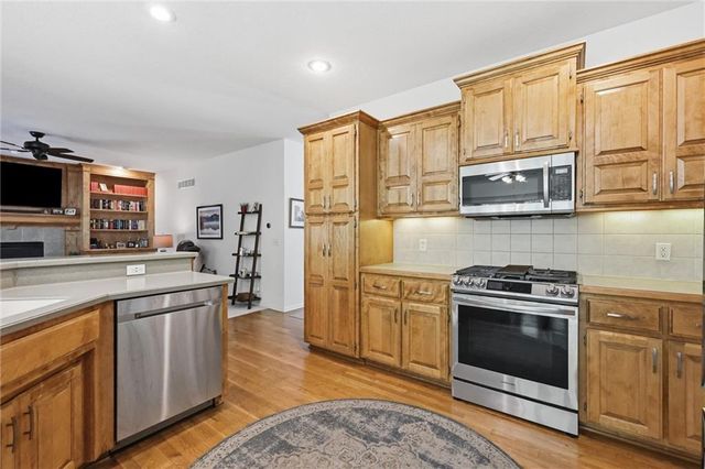14440 NW 64th Terrace, Parkville, MO 64152
