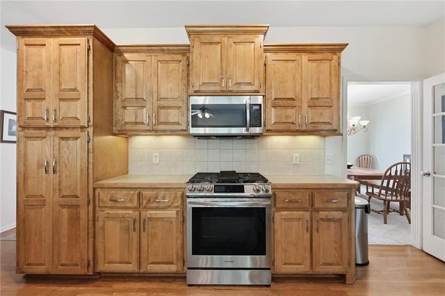 14440 NW 64th Terrace, Parkville, MO 64152