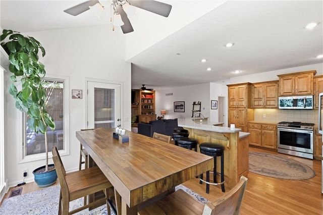 14440 NW 64th Terrace, Parkville, MO 64152