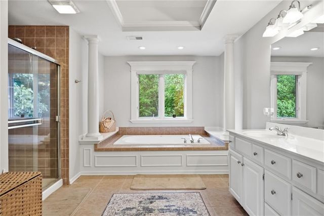 14440 NW 64th Terrace, Parkville, MO 64152