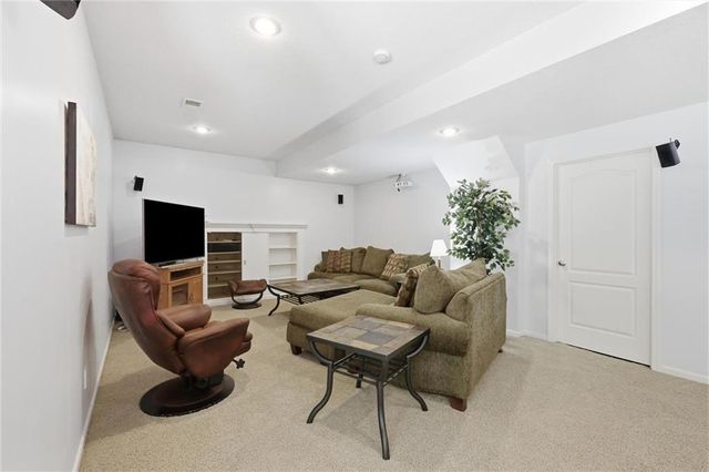 14440 NW 64th Terrace, Parkville, MO 64152