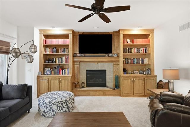 14440 NW 64th Terrace, Parkville, MO 64152