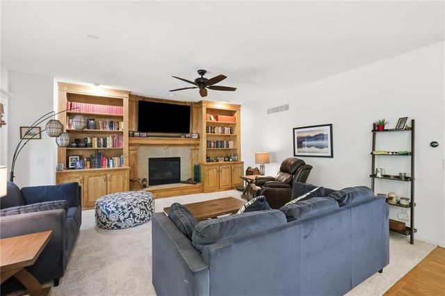 14440 NW 64th Terrace, Parkville, MO 64152
