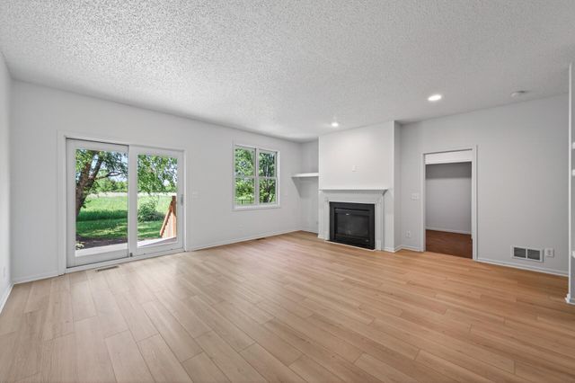 11374 Balsam Way, Woodbury, MN 55129