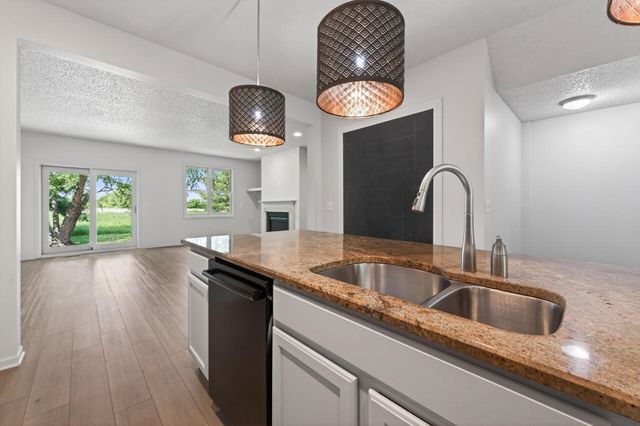 11374 Balsam Way, Woodbury, MN 55129