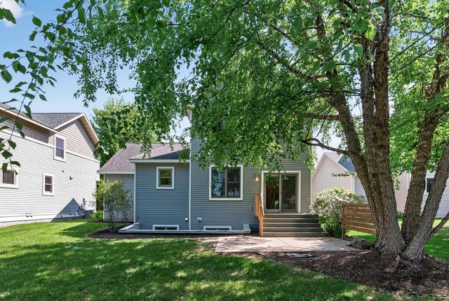 11374 Balsam Way, Woodbury, MN 55129