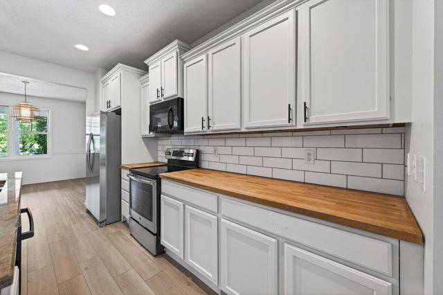 11374 Balsam Way, Woodbury, MN 55129