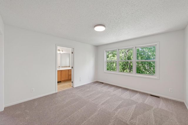 11374 Balsam Way, Woodbury, MN 55129