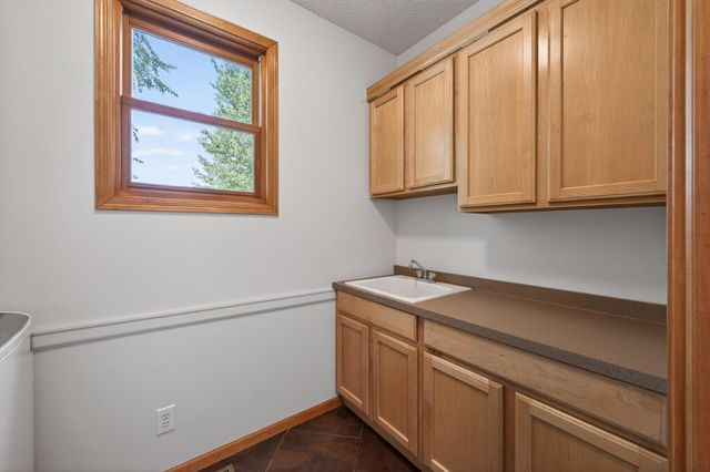 11374 Balsam Way, Woodbury, MN 55129