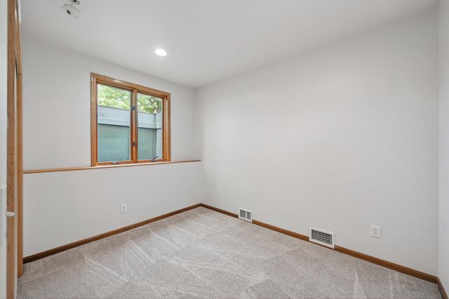 11374 Balsam Way, Woodbury, MN 55129
