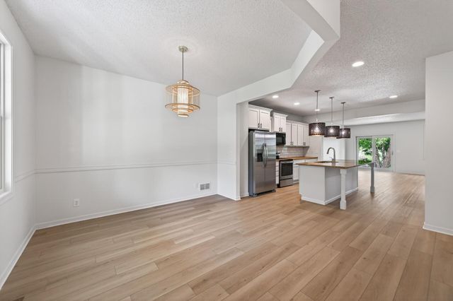 11374 Balsam Way, Woodbury, MN 55129